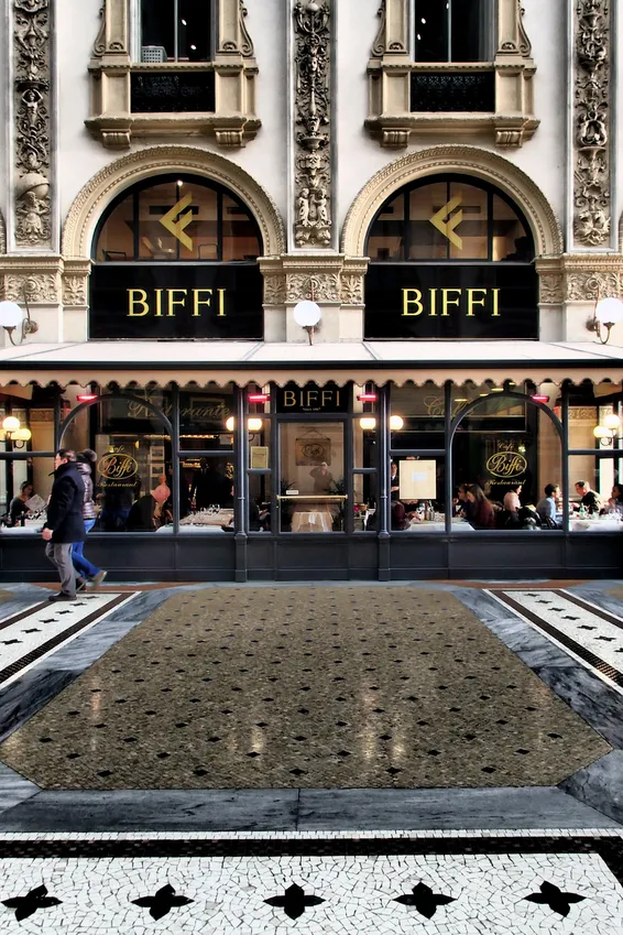 La fachada del Cafe Biffi
