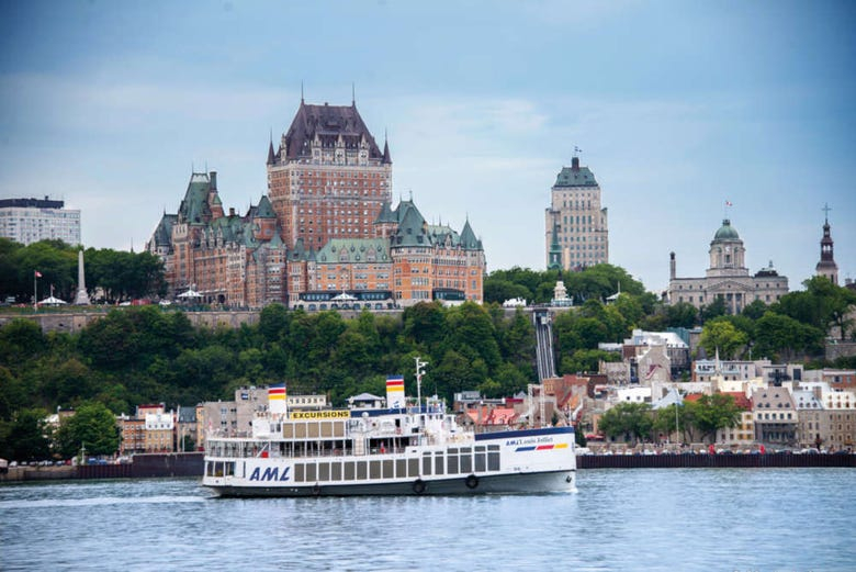 Paseo en barco por Quebec