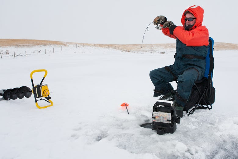 Pesca en el hielo en Whitehorse + Raquetas de nieve 