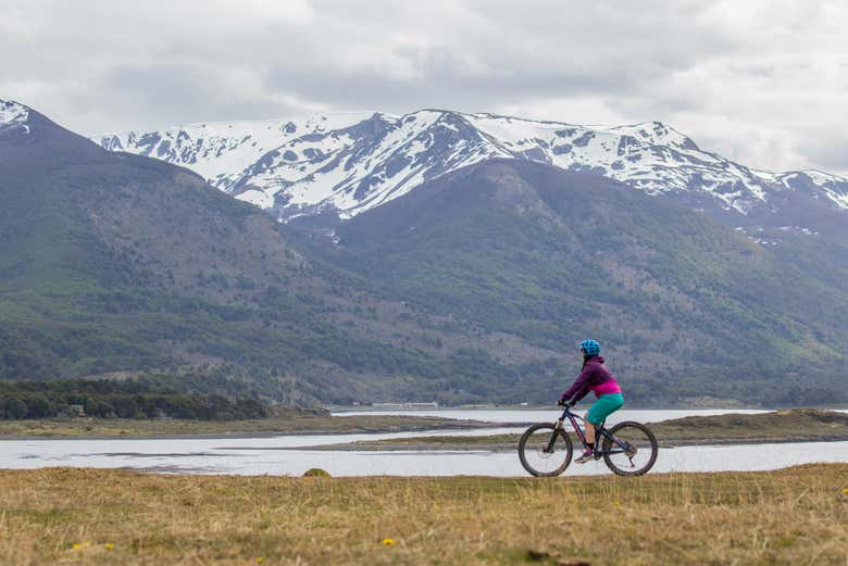 Tour en bicicleta por Puerto Williams e isla Navarino