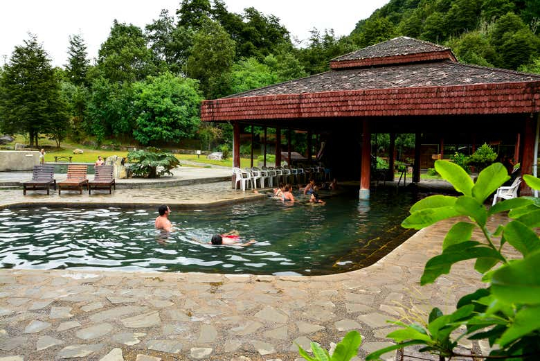 Excursión al Salto Huilo Huilo y termas de Coñaripe