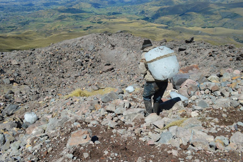 Trekking hasta la mina de hielo del volcán Chimborazo