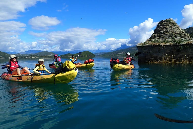 Tour en kayak por el Pirineo aragonés