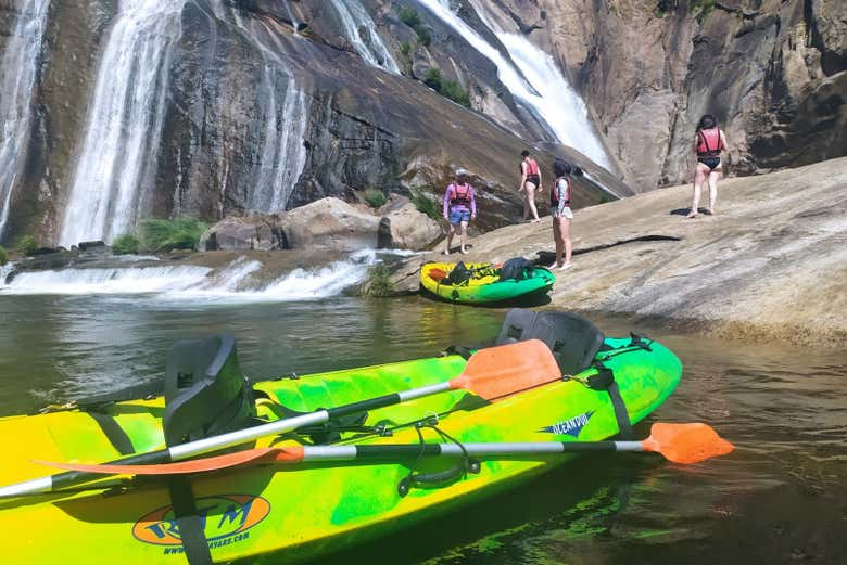 Tour en kayak por la cascada de Ézaro