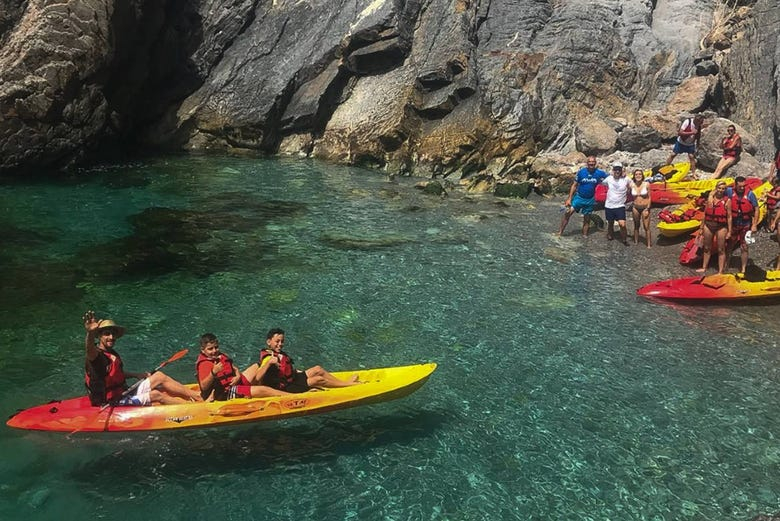 Alquiler de kayak en la playa de La Rijana