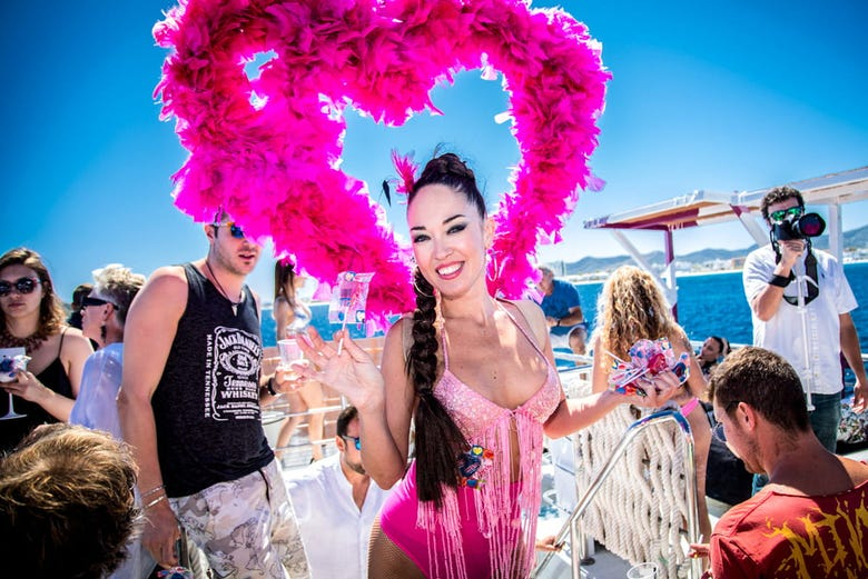 Fiesta en barco Beautiful People Ibiza