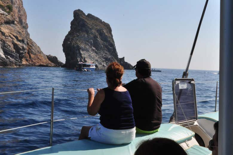 Paseo en catamarán por el Cabo de Creus