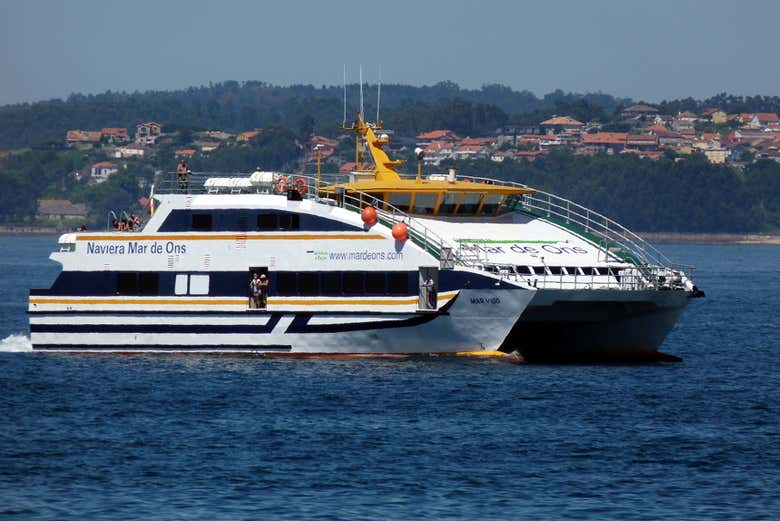 Ferry a la isla de San Simón