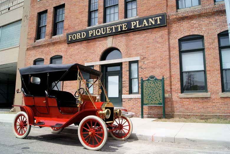 Entrada a la planta Ford Piquette Avenue