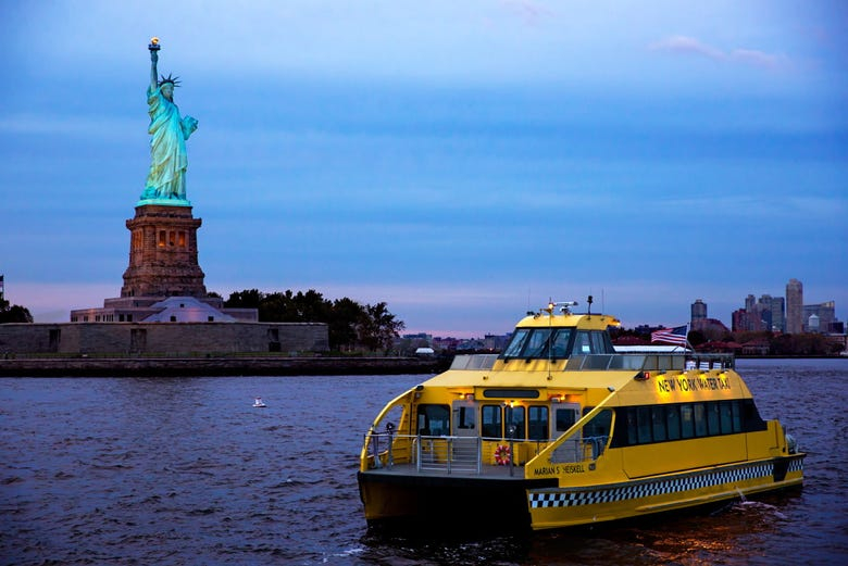 Barco turístico de Nueva York
