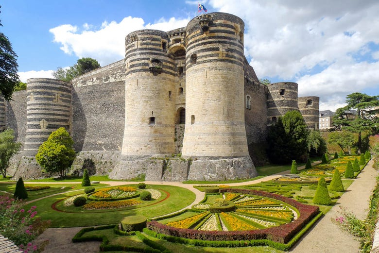 Entrada al castillo de Angers sin colas