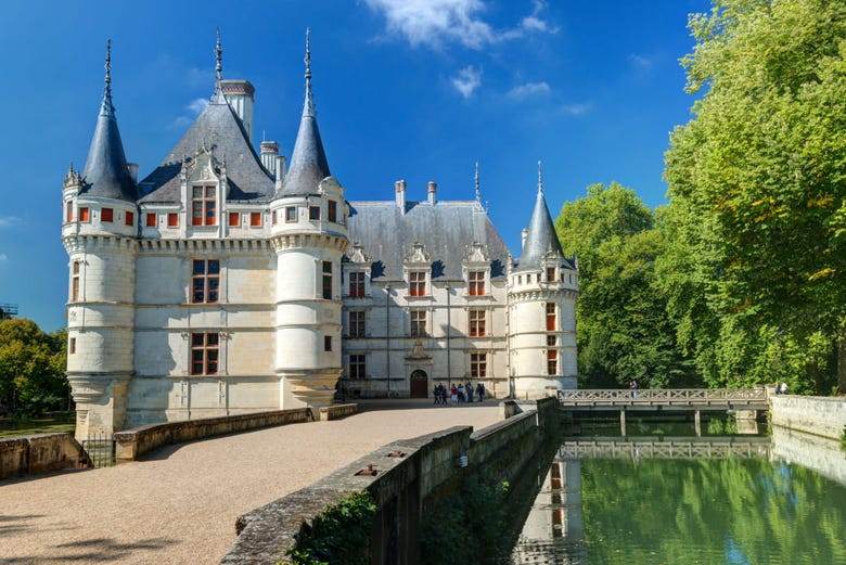 Entrada al castillo de Azay-le-Rideau