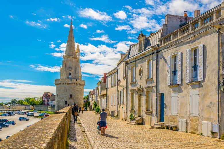 Entrada a las torres de La Rochelle