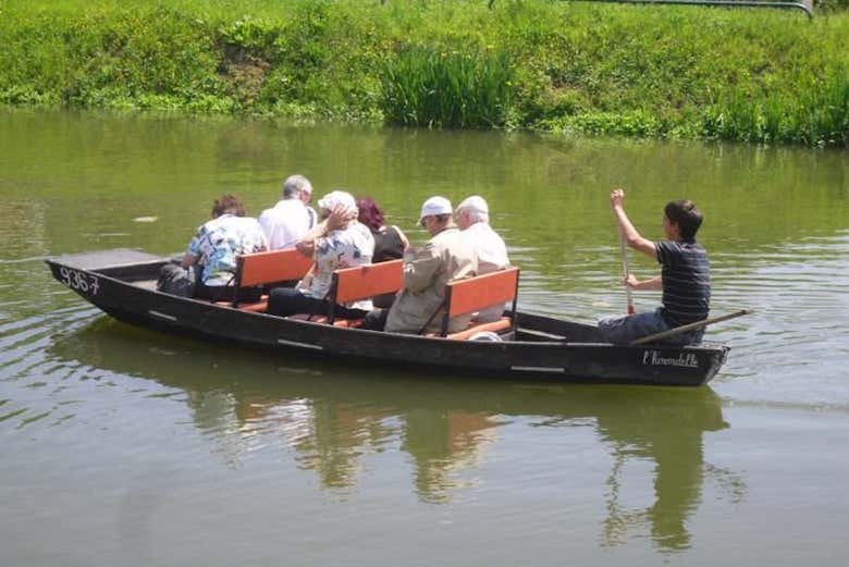 Paseo en barca por Magné