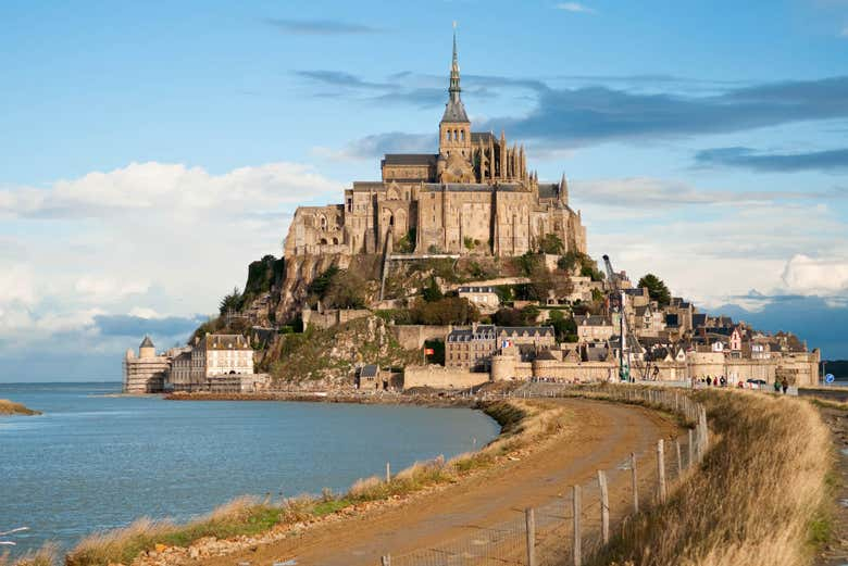 Entrada a la abadía del Mont-Saint-Michel sin colas