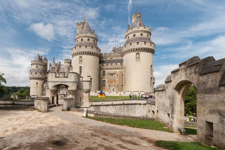 Entrada al castillo de Pierrefonds sin colas