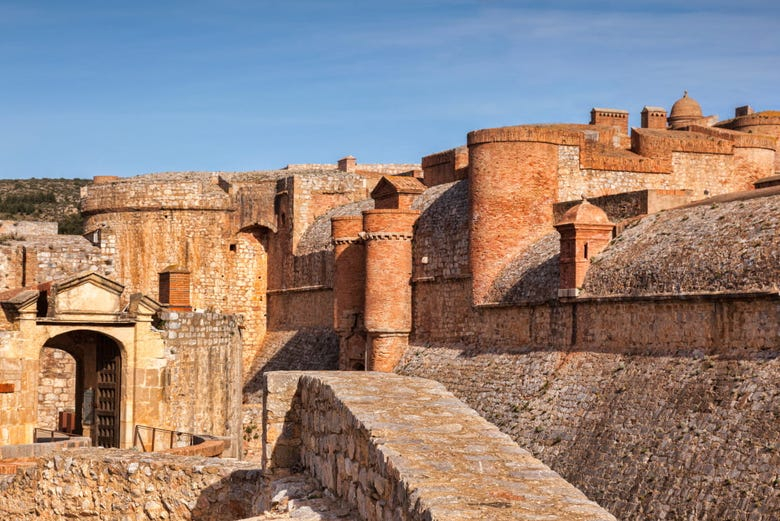 Entrada al castillo de Salses