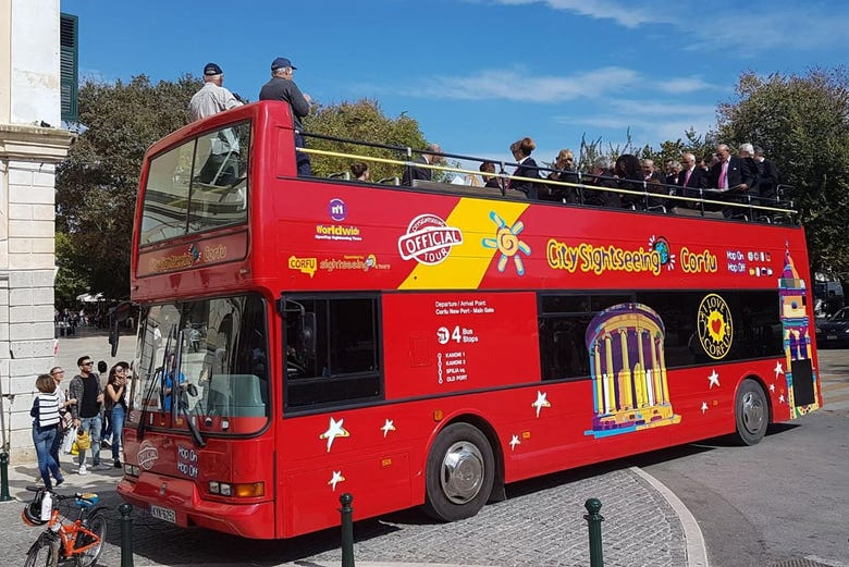 Autobús turístico de Corfú