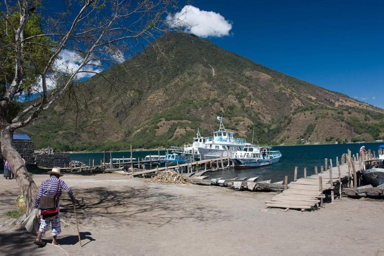 Lago Atitlán + Paseo en barco a Santiago