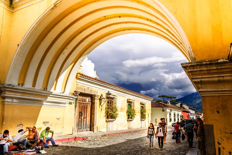 Excursión a Antigua Guatemala y termas de Kawilal