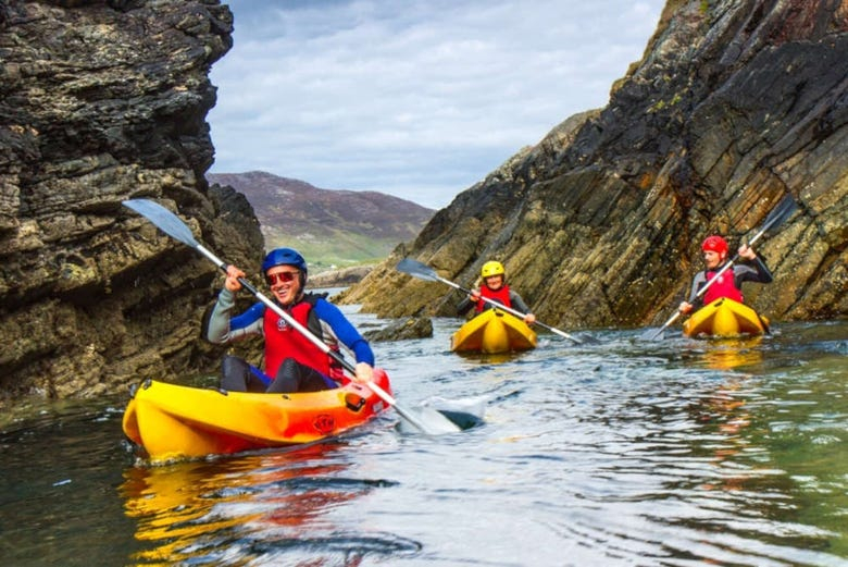 Tour en kayak por las cuevas de Connemara