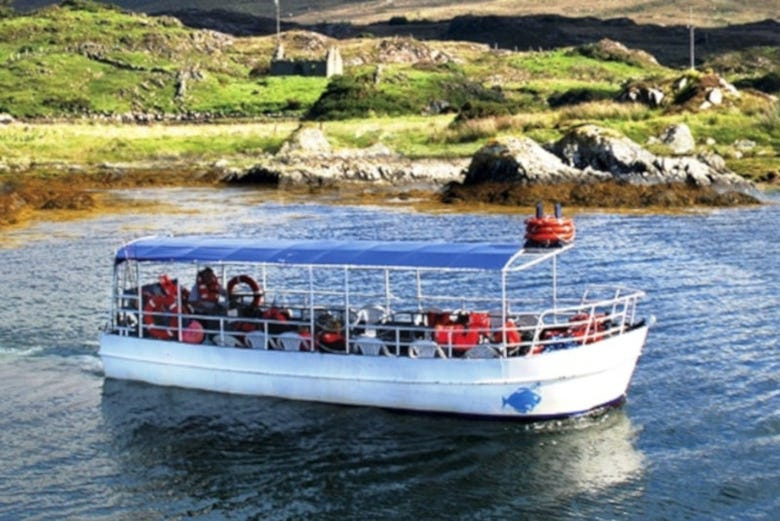 Paseo en barco con fondo de cristal