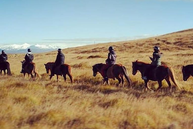 Paseo a caballo por las montañas de Hella