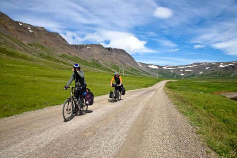 Tour en bicicleta por Látrabjarg