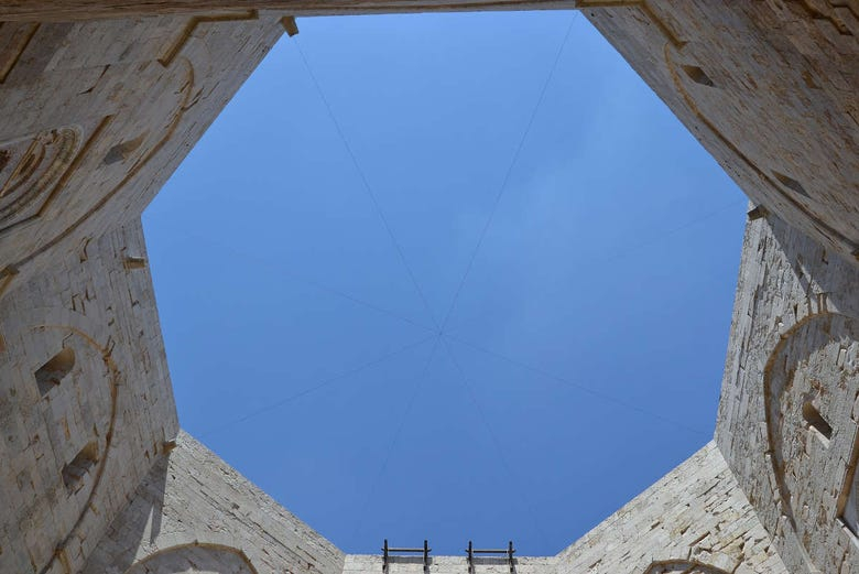 Excursión a Trani y Castel del Monte