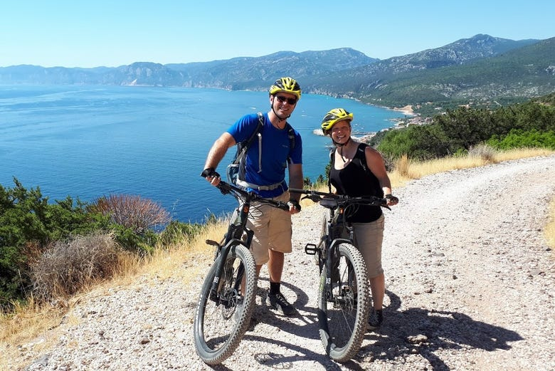 Tour en bicicleta eléctrica por Cala Gonone