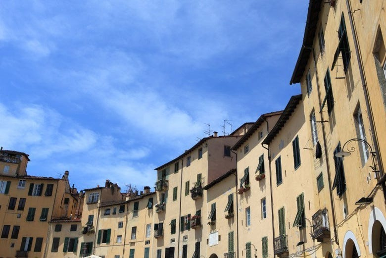 Excursión a Lucca y Pisa