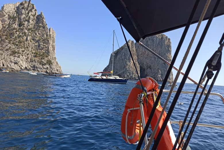 Paseo en velero por la península de Sorrento