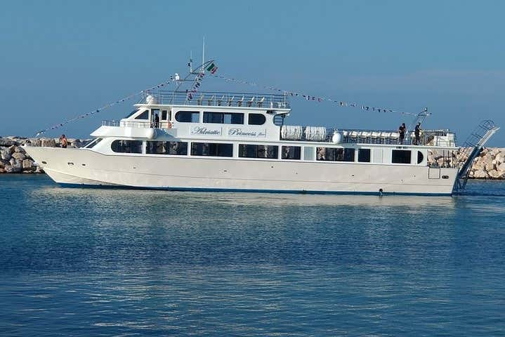 Paseo en barco por Vulcano