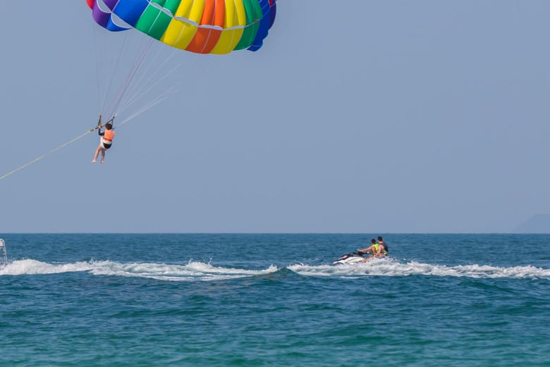 Parasailing + Moto de agua en Bahía Montego