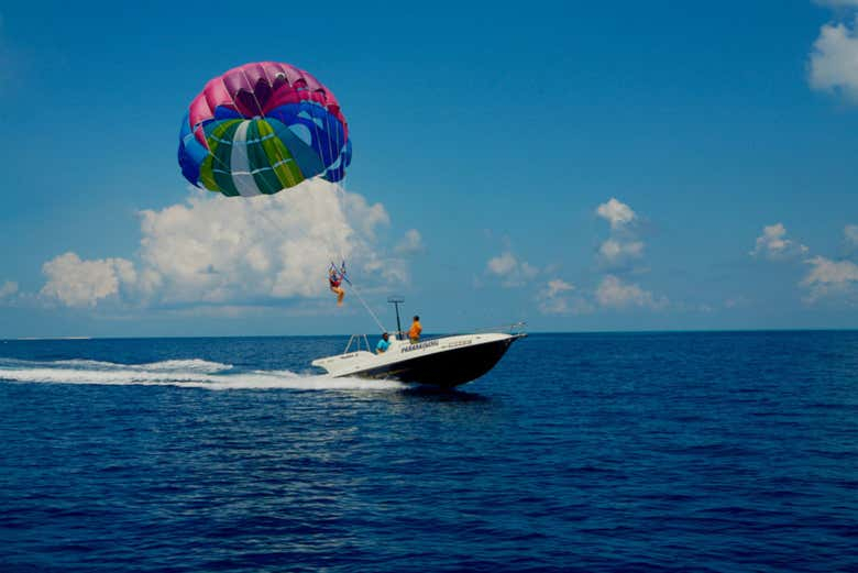 Parasailing en Maafushi