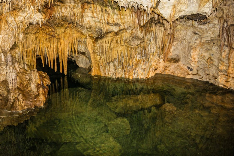 Excursión privada a la cueva de Knadel