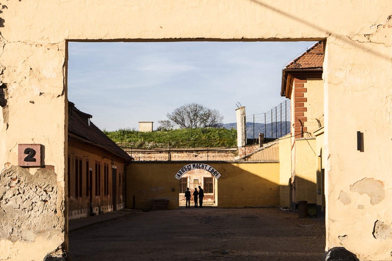 Excursión al Campo de Concentración Terezín