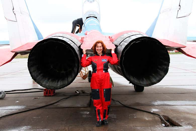 Vuelo supersónico en avión de combate MiG-29