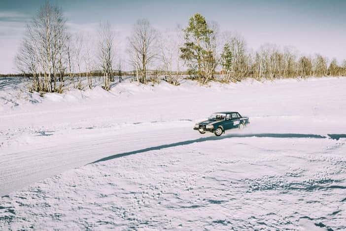 Conducción de coches sobre hielo