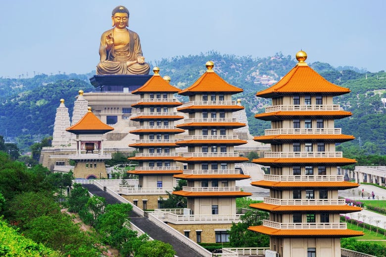 Tour privado por el templo Fo Guang Shan y parque Shoushan