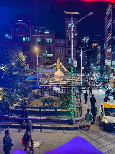 Experiencia nocturna nepalí en un pub de Thamel, Katmandú