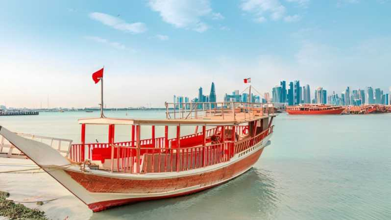 Doha: Tour privado por lo más destacado de la ciudad con crucero en barco dhow