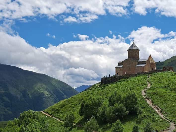 Kazbegi y gudauri: excursión de un día