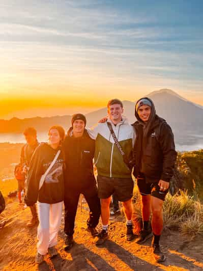 Bali: Senderismo al Amanecer en el Monte Batur con fuente termal natural