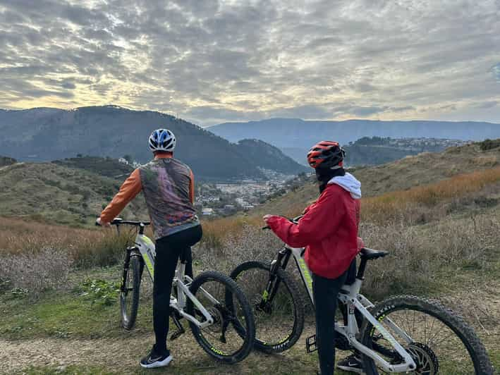 Berat: Excursión en bici eléctrica con almuerzo