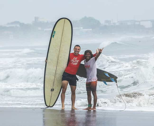 La mejor clase de surf con Curly en Canggu