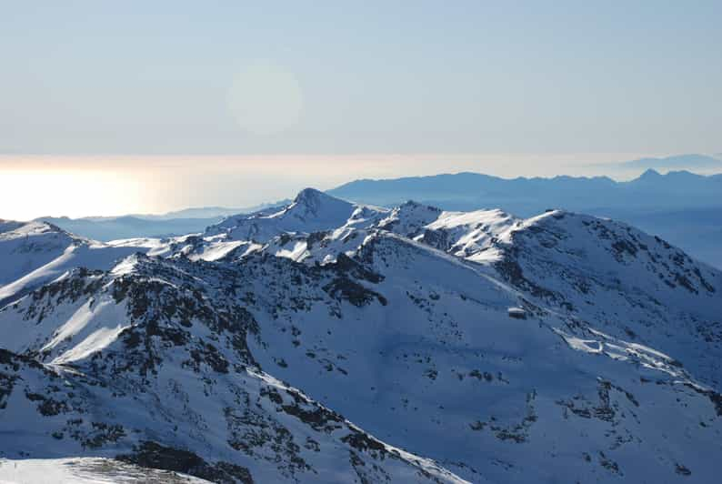 Expedición al veleta con piolet y crampones