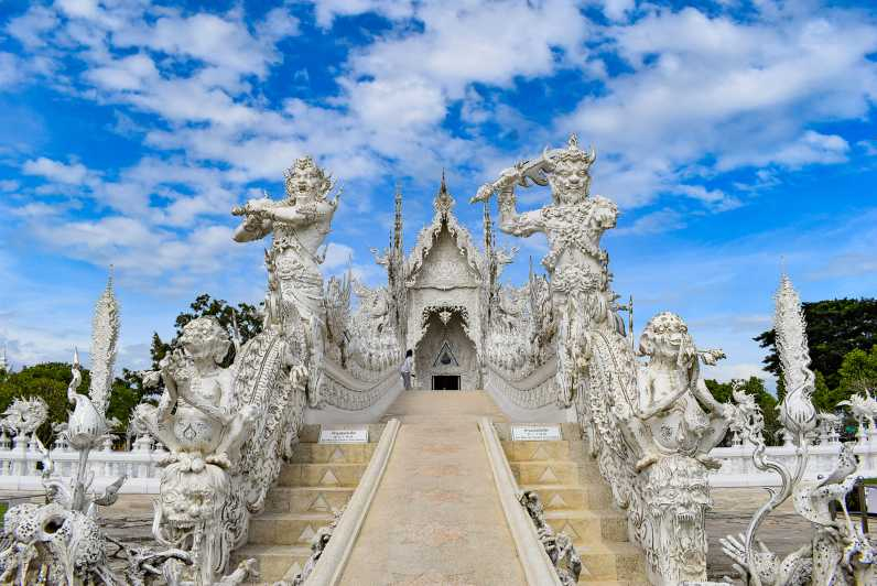 Desde Chiang Rai: Excursión de un día a los Templos Famosos y el Triángulo de Oro