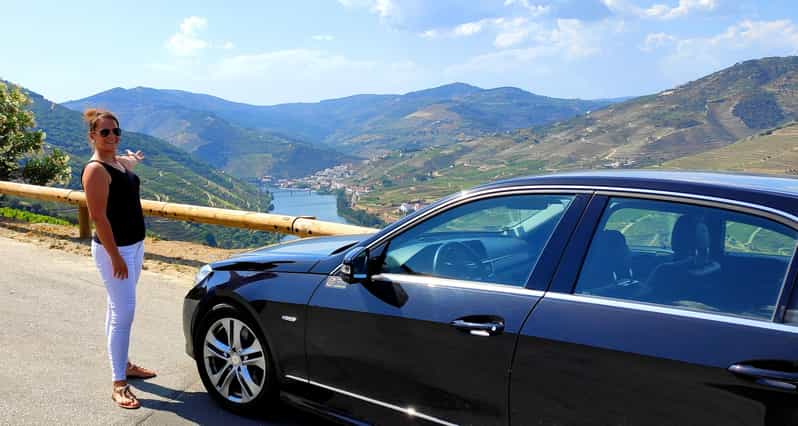 Pinhão: Valle del Duero con Cata de Vinos, Paseo en Barco y Almuerzo