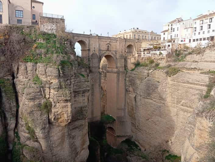 RONDA: Visita guiada con degustación típica local